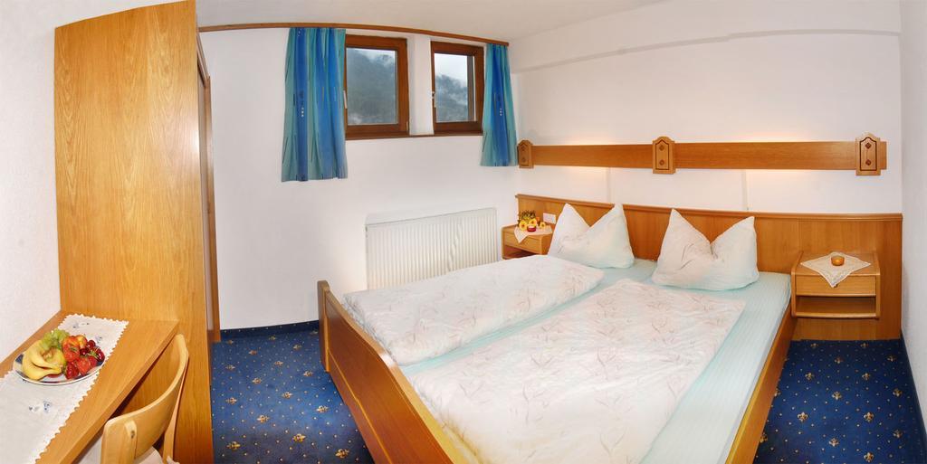 Gaestehaus Bergruh Тукс Номер фото